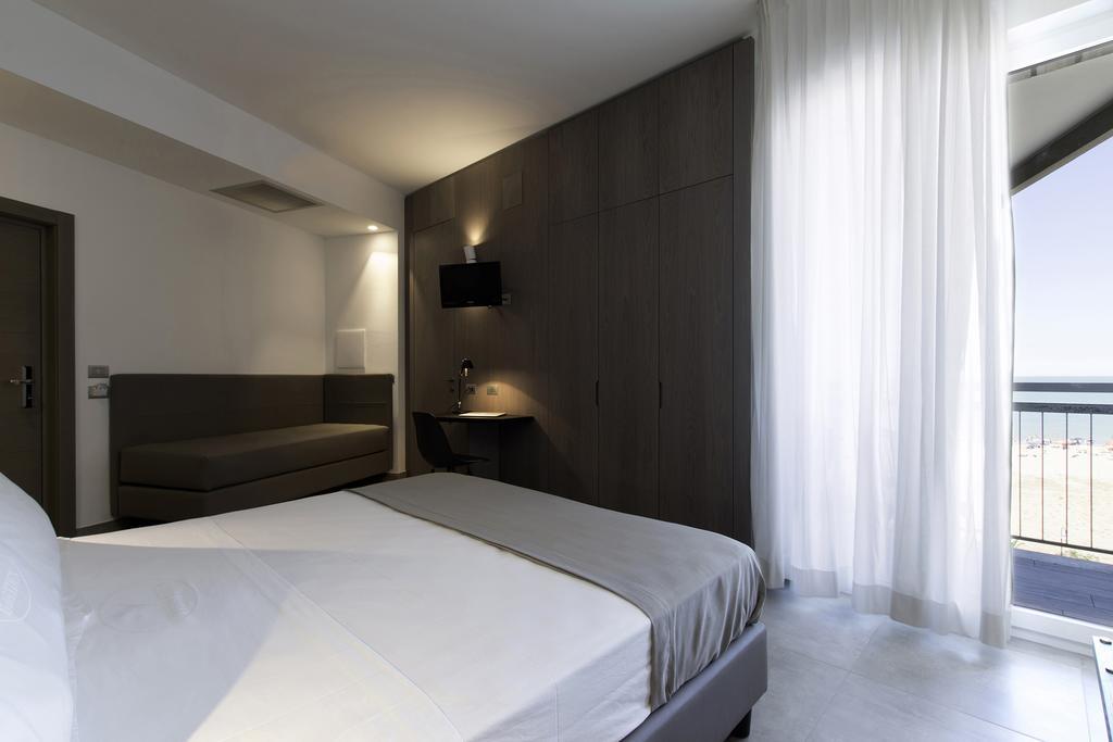 Hotel Eden Alba Adriatica Εξωτερικό φωτογραφία
